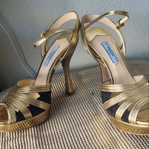 Prada Gold Leather Strapy Sandals - Picture 4 of 7
